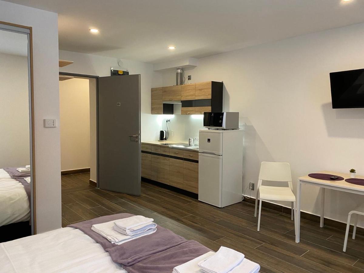 M70 Apartmanhaz Miskolc Eksteriør bilde